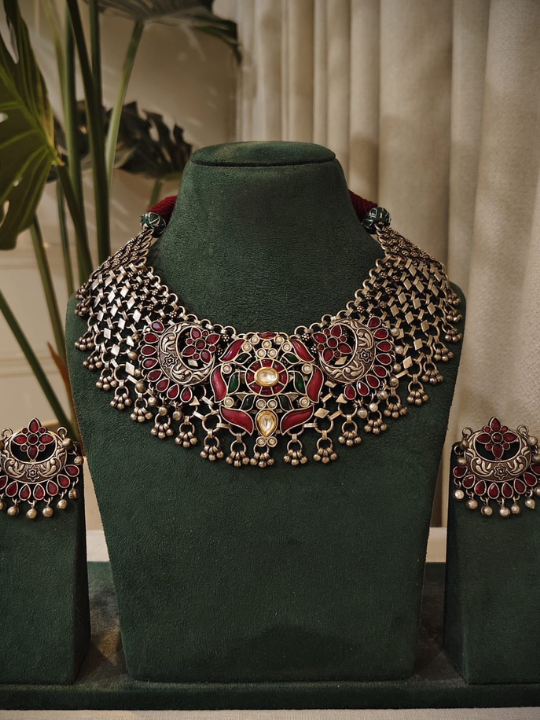 Beautiful Designer Kempstone And Stone Embedded Pendant Detailing Jaal Patta Neckpiece