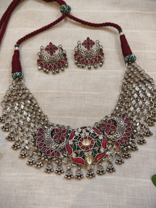Beautiful Designer Kempstone And Stone Embedded Pendant Detailing Jaal Patta Neckpiece